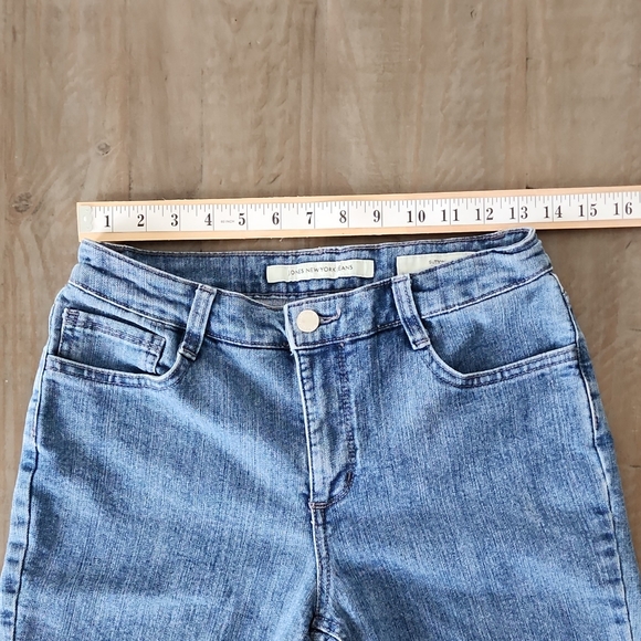 Jones New York Classic Blue Denim Women's Shorts #C2509-0069 - Picture 6 of 9